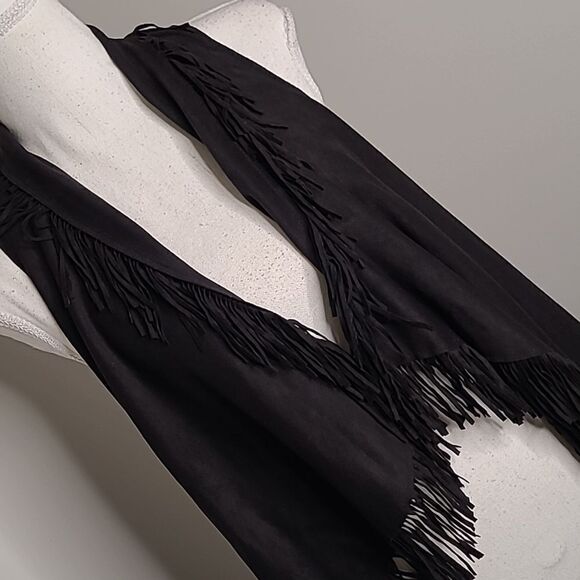 TCEC  sz L black fringed vest, Asymmetrical hem, 2 side pockets - Picture 3 of 11